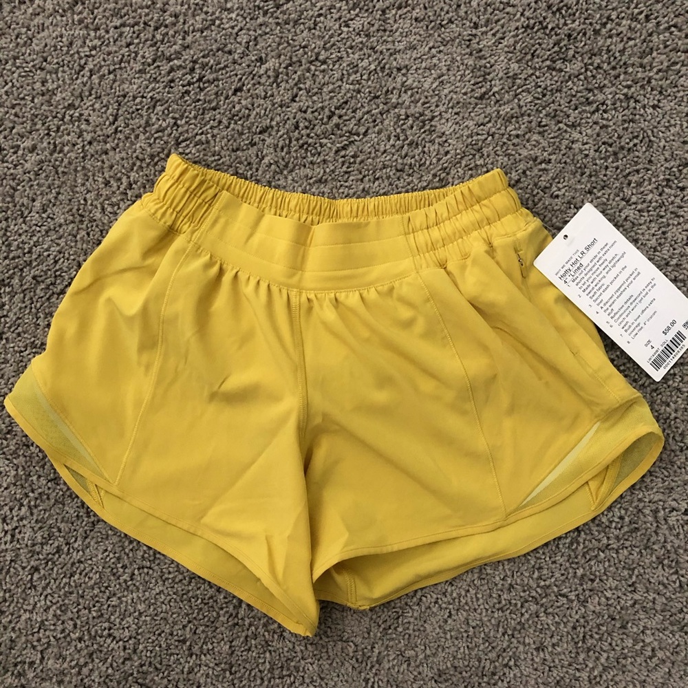 Lululemon Hotty Hot Shorts 4” - Size 4